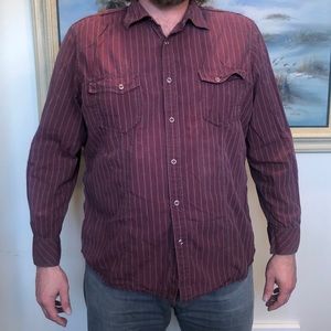 Bradley Cooperesque snappy shirt